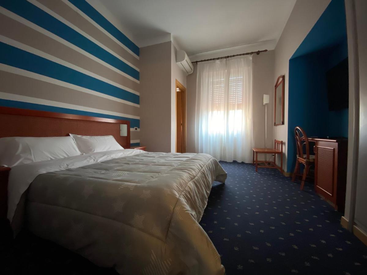 Hotel Kristina Imperia Εξωτερικό φωτογραφία