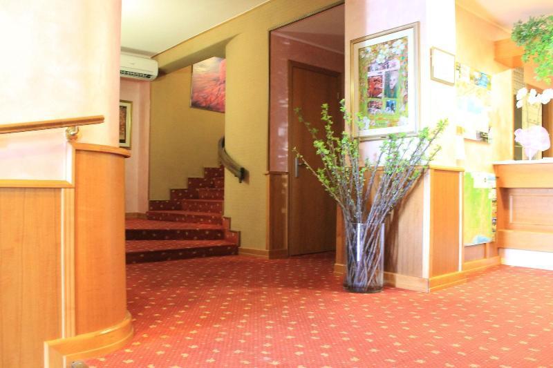 Hotel Kristina Imperia Εξωτερικό φωτογραφία