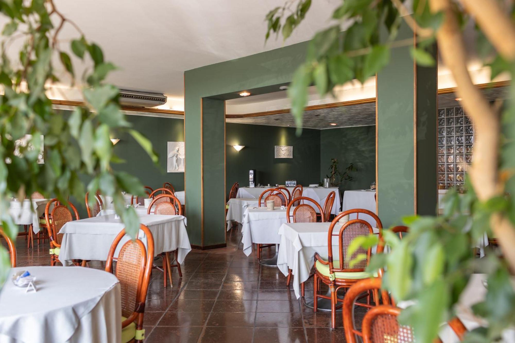 Hotel Kristina Imperia Εξωτερικό φωτογραφία