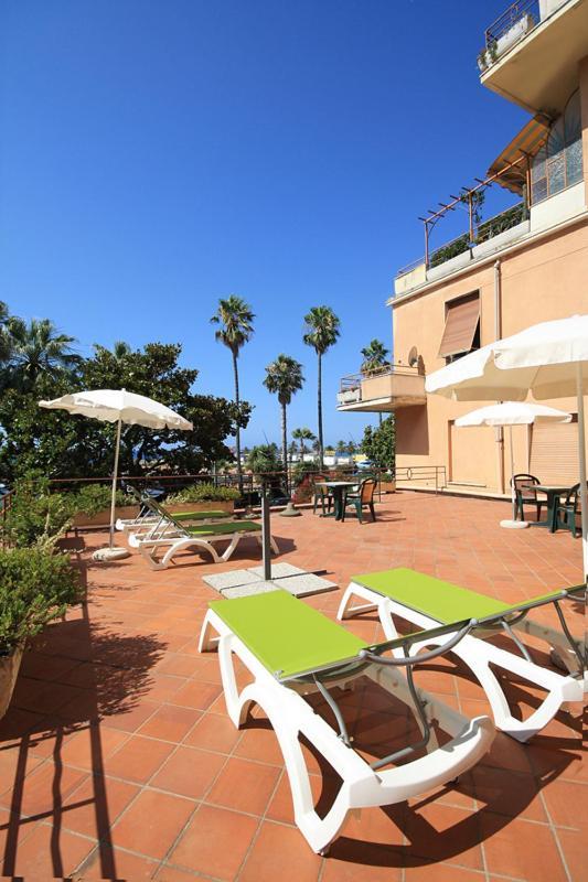 Hotel Kristina Imperia Εξωτερικό φωτογραφία