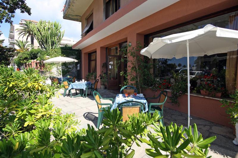 Hotel Kristina Imperia Εξωτερικό φωτογραφία