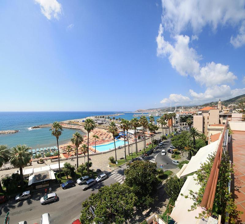 Hotel Kristina Imperia Εξωτερικό φωτογραφία