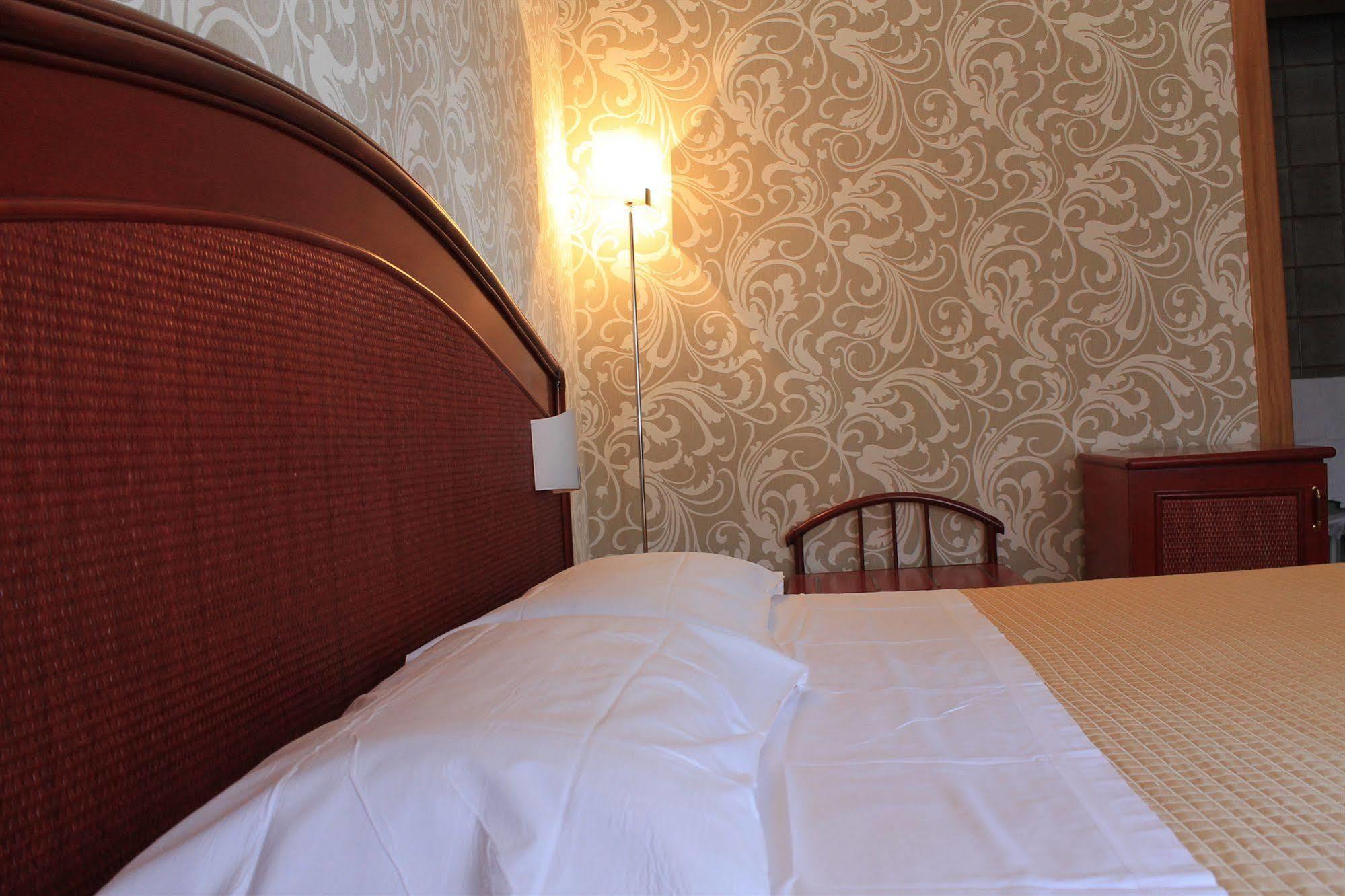 Hotel Kristina Imperia Εξωτερικό φωτογραφία