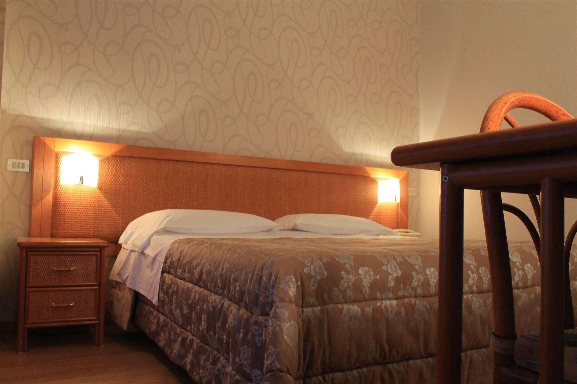 Hotel Kristina Imperia Εξωτερικό φωτογραφία